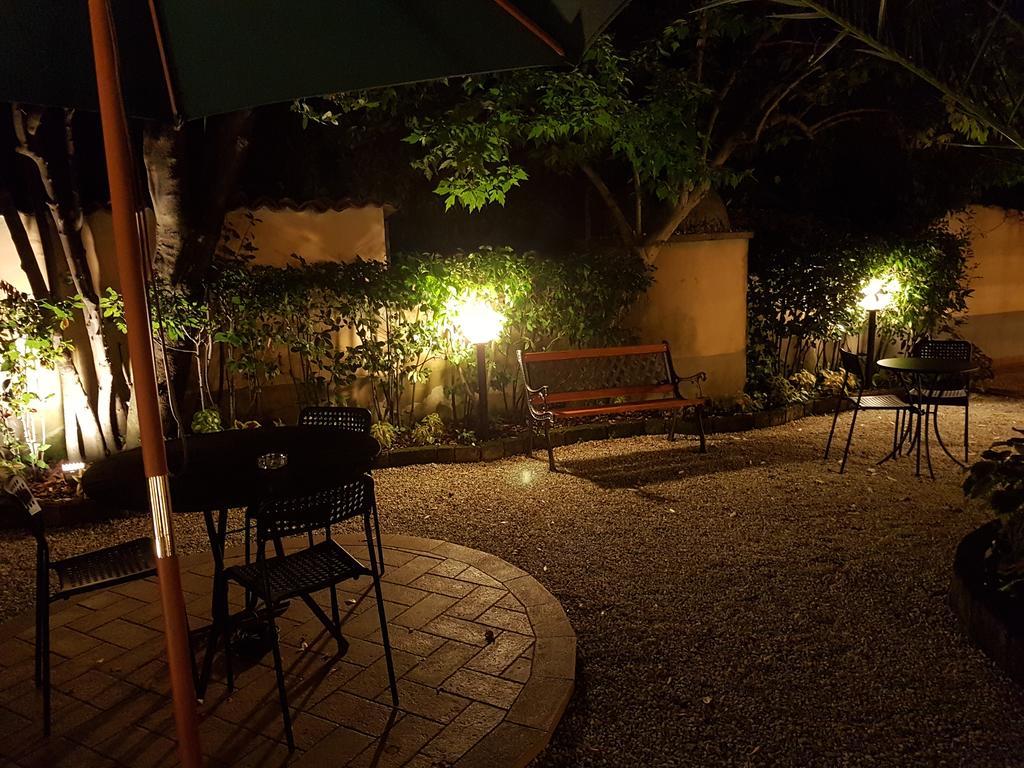 伊尔马蒂诺哈罗洛因博卡酒店 比萨 外观 照片